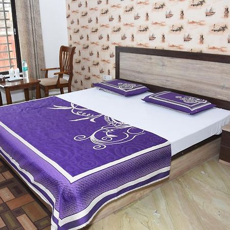 Alakhnanda Guest House Varanasi Exterior photo